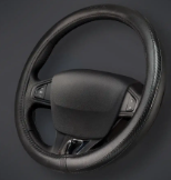 CUBRE VOLANTE AUTO 37-39 NEGRO-NEGRO CARBONO QKL