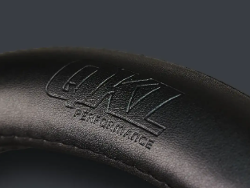 CUBRE VOLANTE AUTO 37-39 NEGRO-ROSA QKL