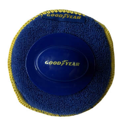 KIT DE LIMPIEZA 6 PIEZAS, ( GUANTE DE MICROFIBRA, CEPILLO LIMPIA LLANTA Y NEUMATICOS, ALMOHADILLA DE MICROFIBRA, ESPONJA DOS EN UNO, 2 PAOS PARA PULIR 40X40CM. ) - GOODYEAR