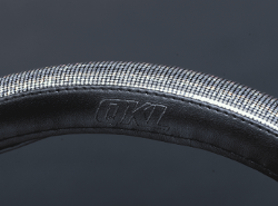 CUBRE VOLANTE AUTO 37-39 NEGRO BRILLO QKL