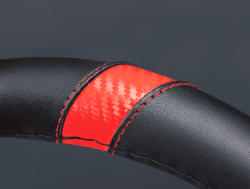 CUBRE VOLANTE AUTO 37-39 NEGRO-CARB�N-ROJO QKL