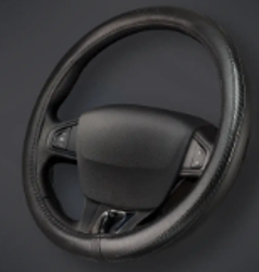CUBRE VOLANTE AUTO 37-39 NEGRO-NEGRO CARBONO QKL