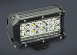 FARO DE LED RECTANGULAR 13x8 CM (USO FUERA DE RUTA) 28 LEDS 84W 10-30 VOLTS
